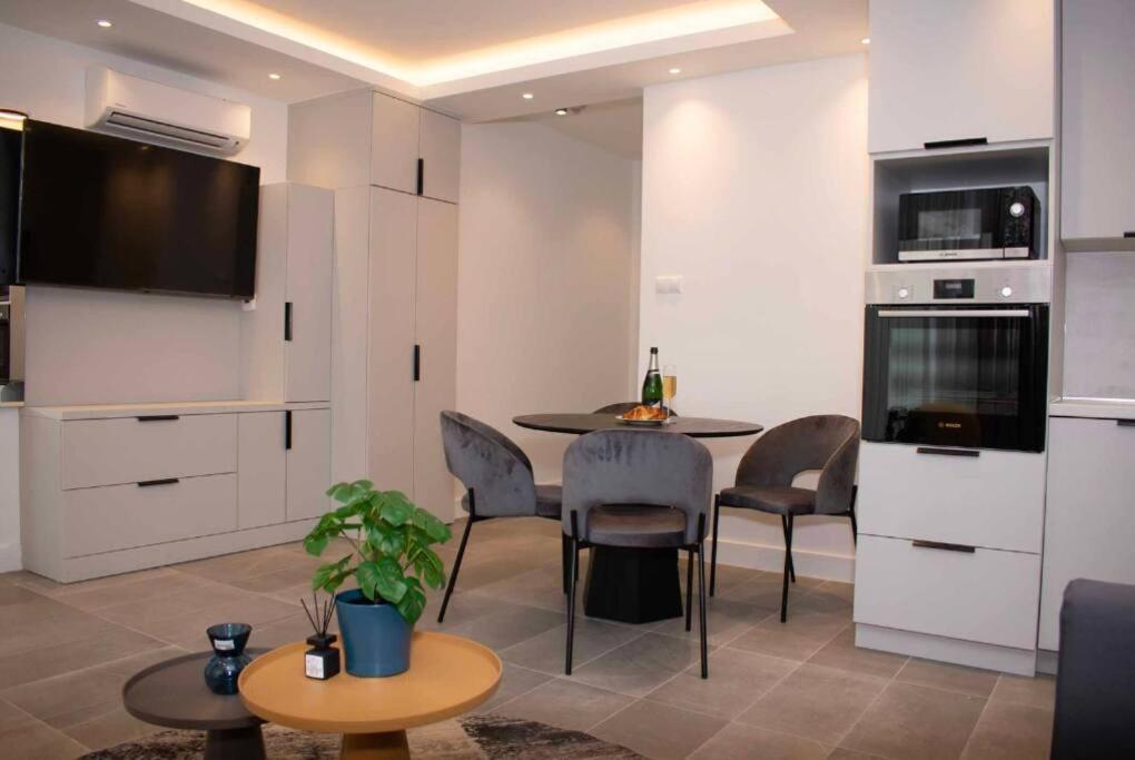 Luxury Cozy 2 Bdr Downtown Apt.3 Budapeste Exterior foto